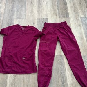 Cherokee Revolution Wine Scrub Set